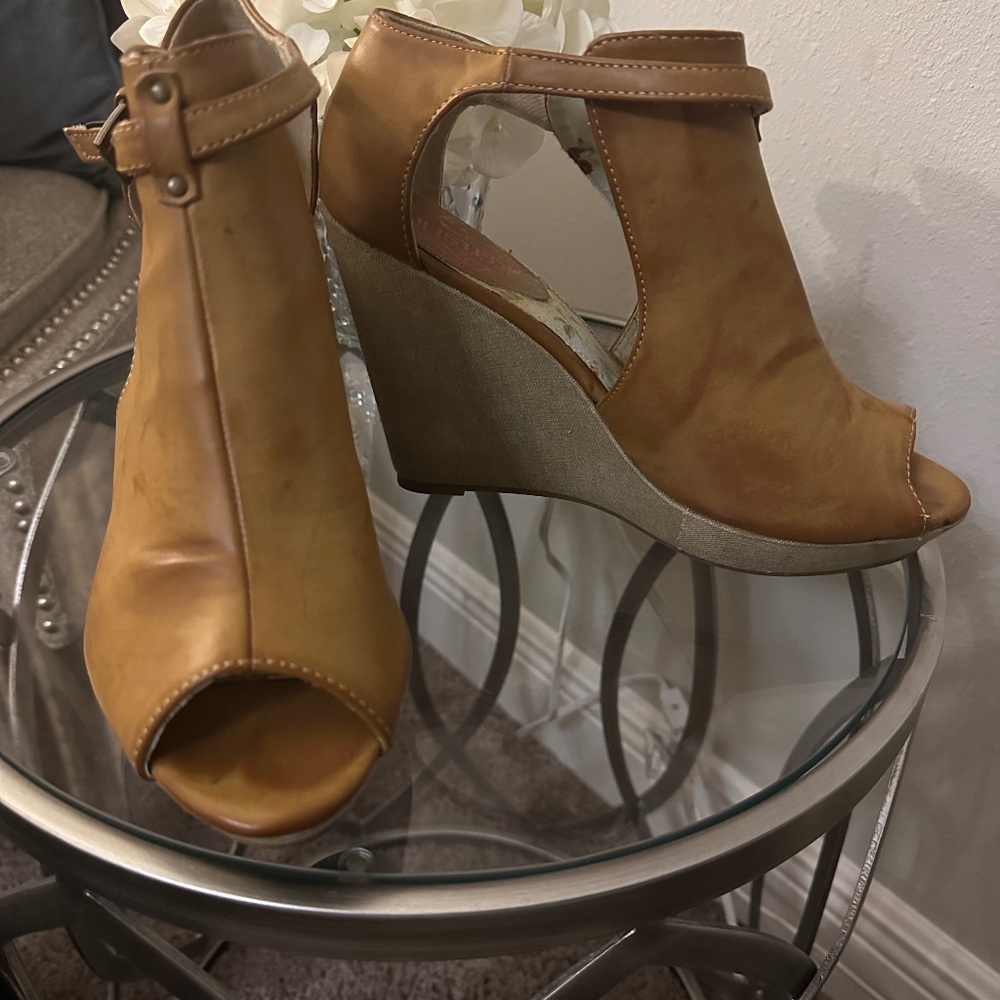 Leather wedge heel